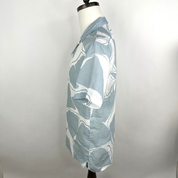 NWT Banana Republic Standard Fit Linen Resort Shirt SMALL Blue Floral Button - Picture 5 of 12